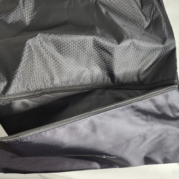 Jessica Simpson Drawstring Cinch Bag Water Resistant Black Travel Bag NWT - Picture 8 of 11